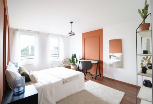 Cosy double bedroom in a 6-bedroom apartment, near Lille Grand Palais metro