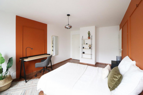 Cosy double bedroom in a 6-bedroom apartment, near Lille Grand Palais metro