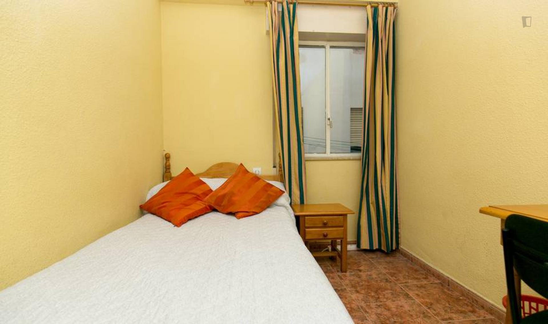 Lovely single bedroom close to Basílica de Nuestra Señora de Las Angustias