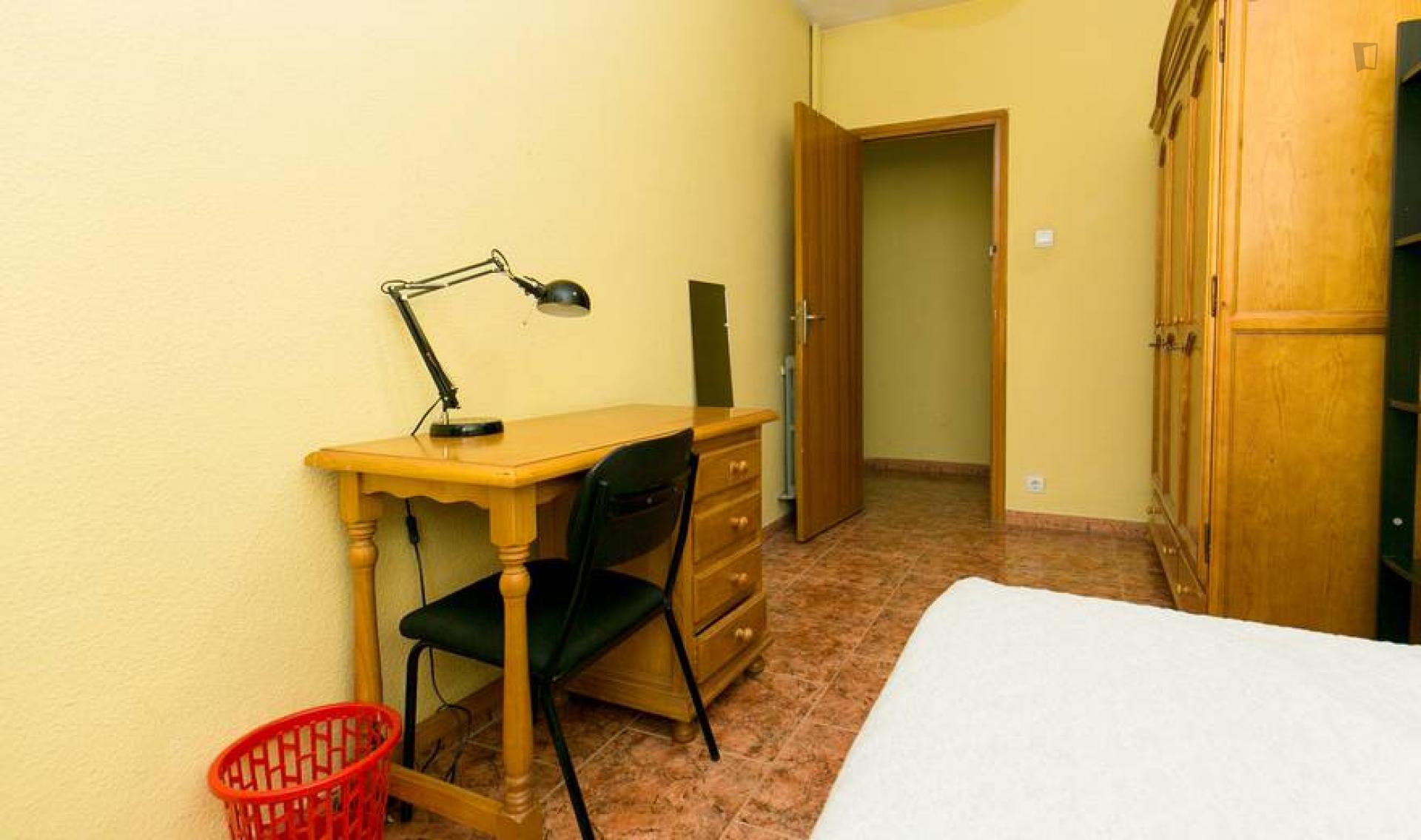 Lovely single bedroom close to Basílica de Nuestra Señora de Las Angustias