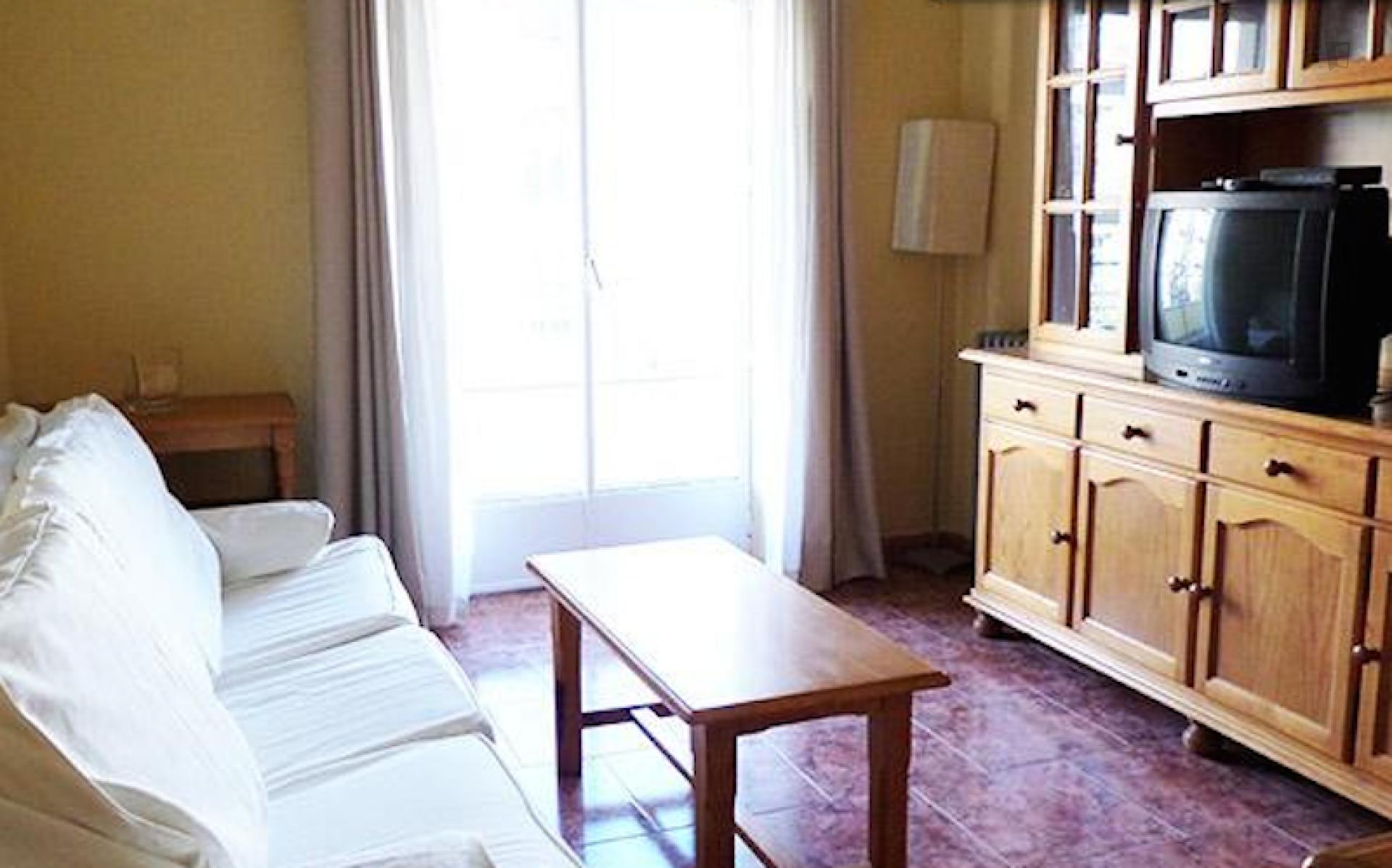 Lovely single bedroom close to Basílica de Nuestra Señora de Las Angustias
