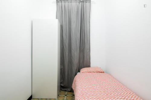 Cosy single bedroom in a modern flat with balcony, close to Collblanc metro station - Gallery - 2
