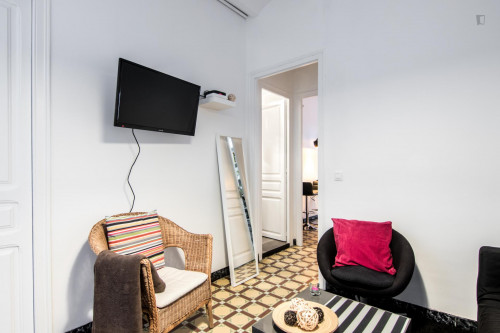 Cosy single bedroom in a modern flat with balcony, close to Collblanc metro station - Gallery - 6