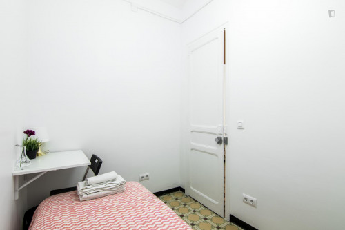 Cosy single bedroom in a modern flat with balcony, close to Collblanc metro station - Gallery - 3