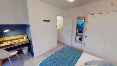 Sublime double bedroom near Parc André Malraux 