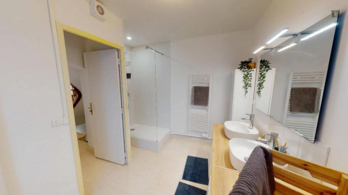 Spacious double bedroom in Levallois-Perret  - Gallery -  5