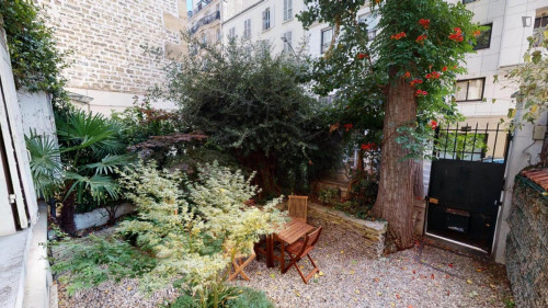 Spacious double bedroom in Levallois-Perret