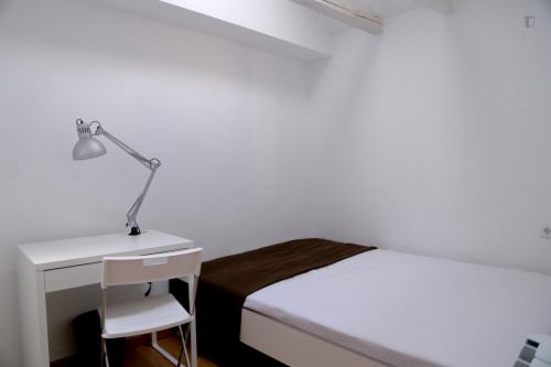 Modern double bedroom near Puerta del Sol metro station