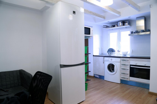 Cosy double bedroom near Antón Martin metro station  - Gallery -  5