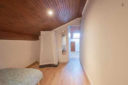 Cosy single bedroom without window not far from Roma metro station