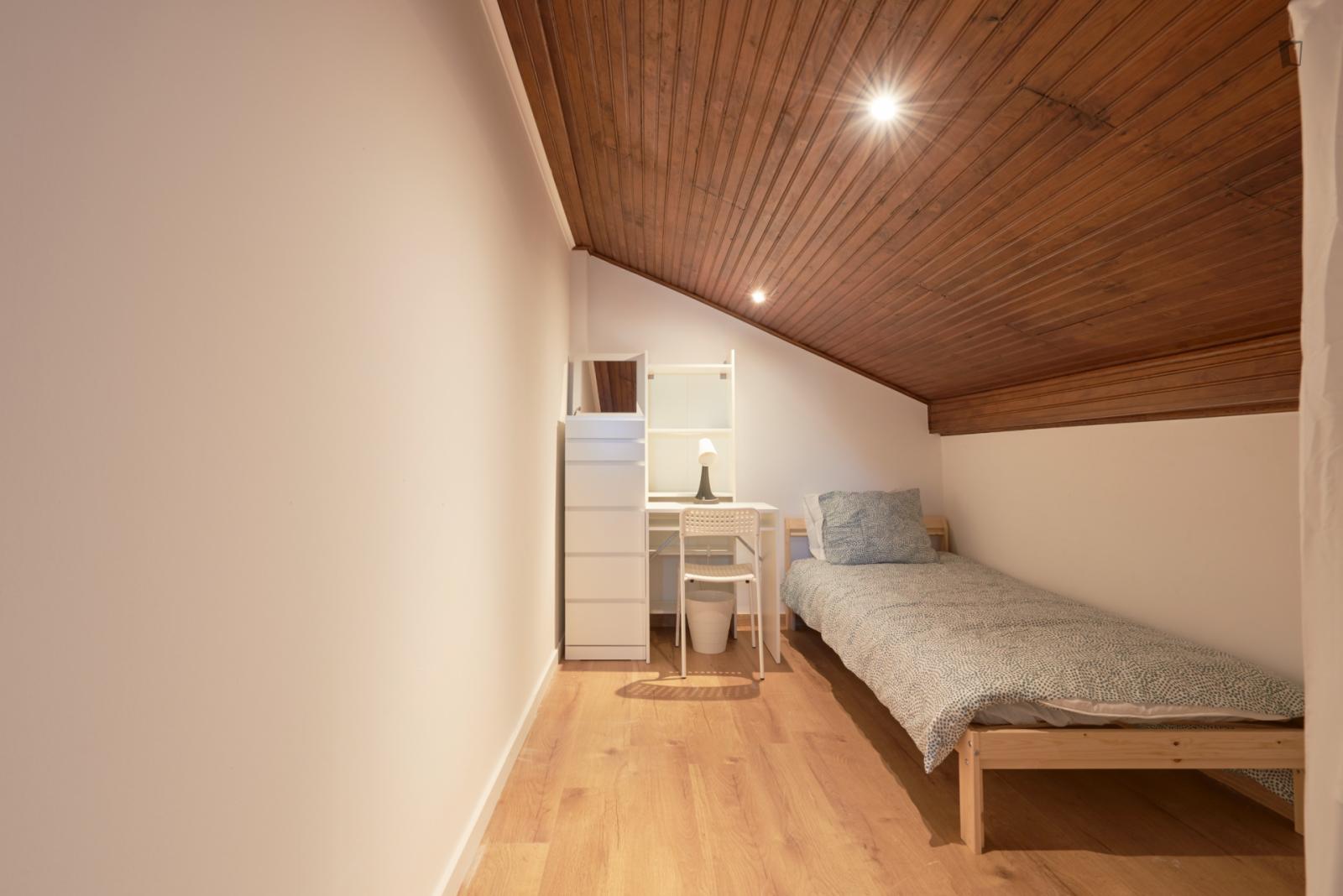 Cosy Single Bedroom Without Window Not Far From Roma Metro Station - 1