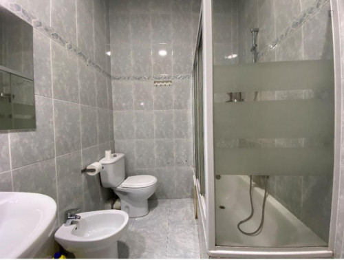 Spacious single bedroom near Tirso de Molina Plaza - Gallery - 7