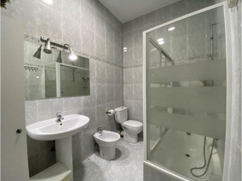 Spacious single bedroom near Tirso de Molina Plaza - Gallery - 6