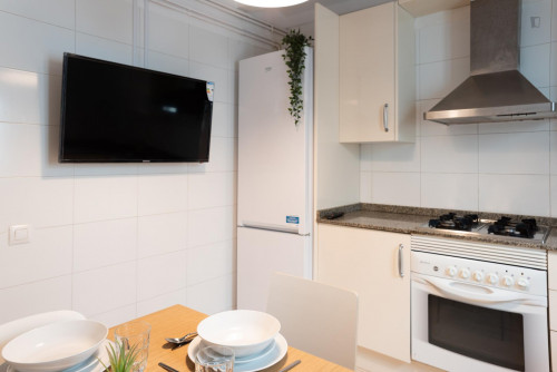 Double bedroom in 5-bedroom apartment