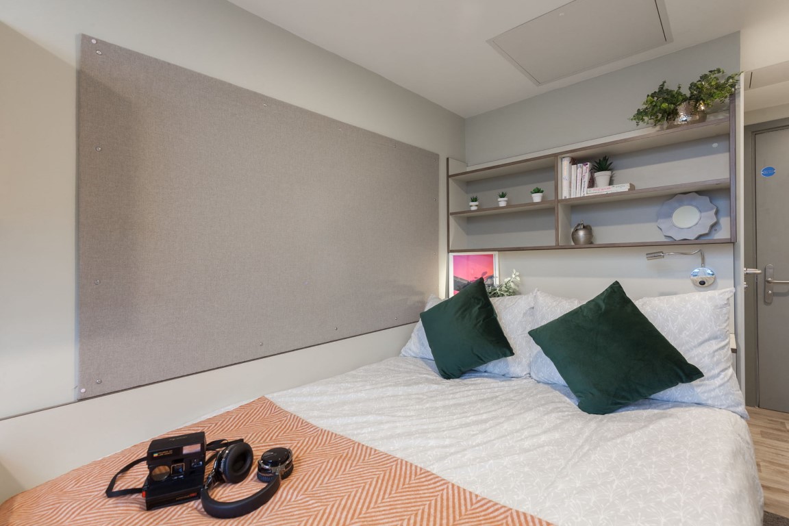 Gold En-Suite - LIV Student Sheffield - Gallery - 4