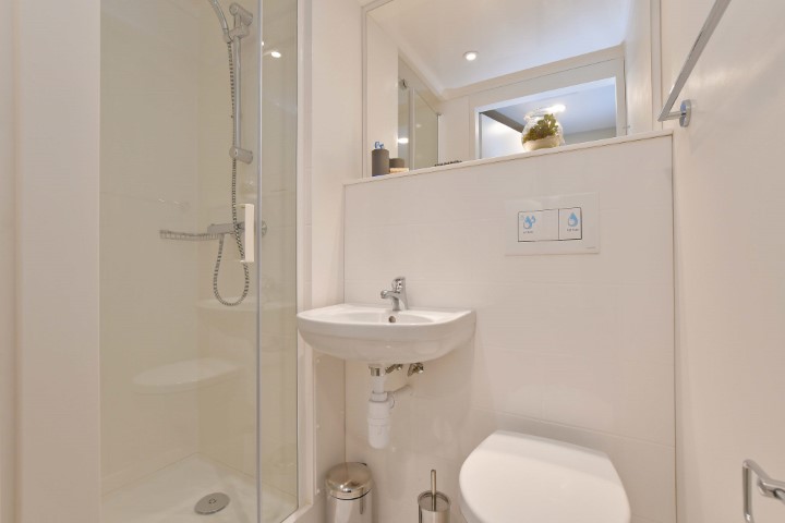  Silver En-Suite  -  LIV Student Sheffield  - Gallery -  3