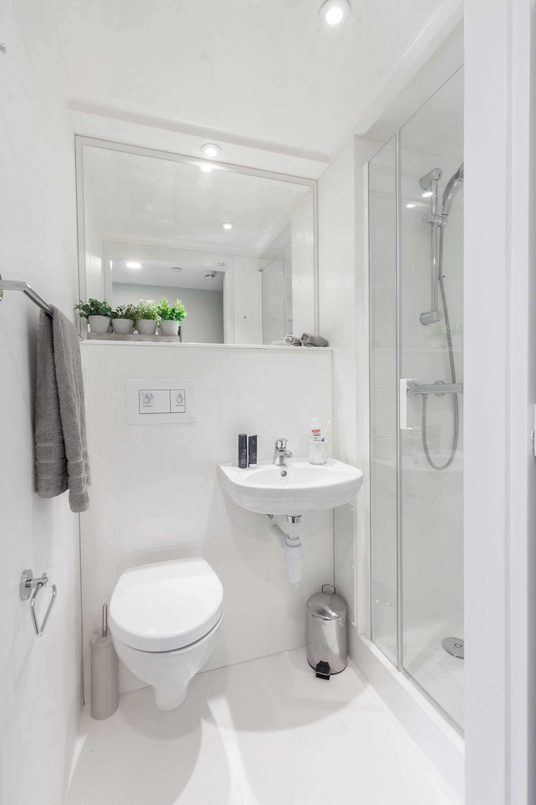 Gold Plus En-Suite - LIV Student Sheffield - Gallery - 6