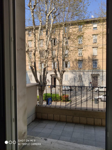 Single room with king size bed in Ancona