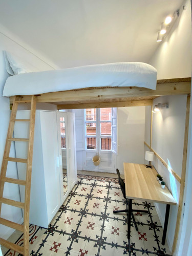 Great two-levels bedroom with views to Granada Cathedral