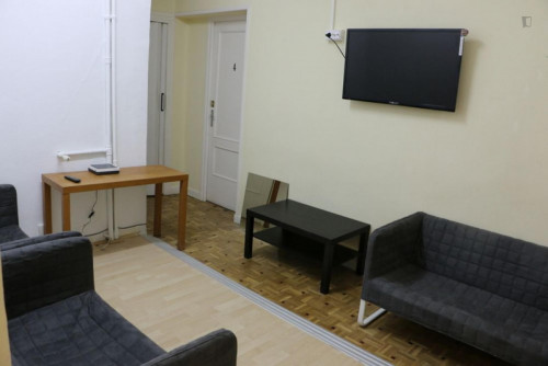 Very cool double bedroom near the Facultad de Comercio y Turismo - Gallery - 4