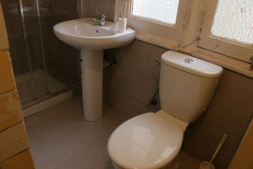 Very cool double bedroom near the Facultad de Comercio y Turismo - Gallery - 8