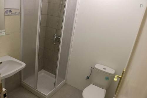 Very cool double bedroom near the Facultad de Comercio y Turismo - Gallery - 7