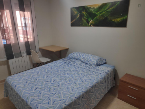 Double bedroom in 4-bedroom apartment