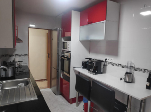 Double bedroom in 4-bedroom apartment - Gallery - 6