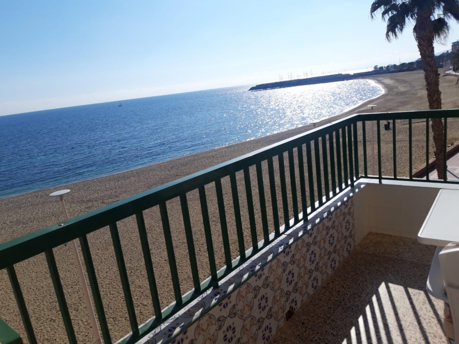 Stunning 2-Bedroom Flat Close To Playa De Poniente - Stunning 2-bedroom flat close to Playa de Poniente - Gallery - 1