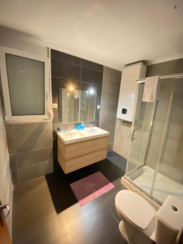 Welcoming 5-bedroom flat in Encarnação - Gallery - 15