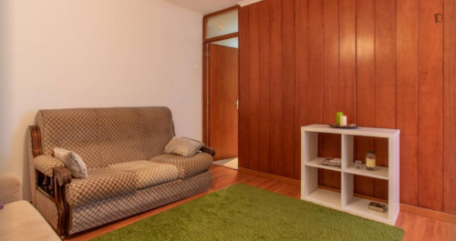Welcoming 5-bedroom flat in Encarnação - Gallery - 21