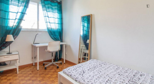 Welcoming 5-bedroom flat in Encarnação - Gallery - 2