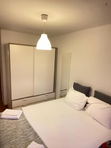 Welcoming 5-bedroom flat in Encarnação - Gallery - 9