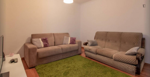 Welcoming 5-bedroom flat in Encarnação - Gallery - 23