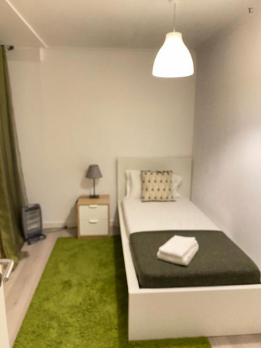 Welcoming 5-bedroom flat in Encarnação - Gallery - 11