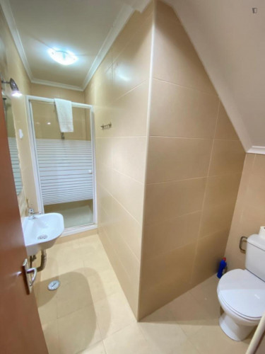 Welcoming 5-bedroom flat in Encarnação - Gallery - 17