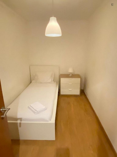 Welcoming 5-bedroom flat in Encarnação - Gallery - 12