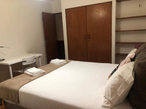 Welcoming 5-bedroom flat in Encarnação - Gallery - 6