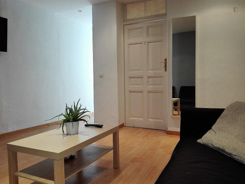Double bedroom near the refrshing and beautiful Sabatini Gardens - Gallery - 7
