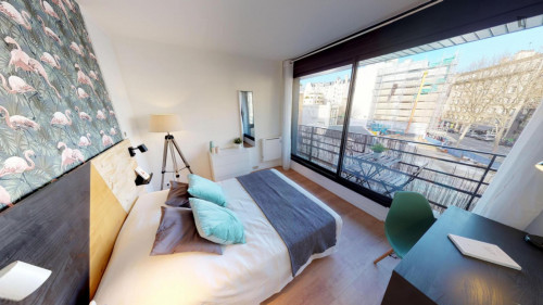 Cool double bedroom with balcony close to Psychology - University of Paris 