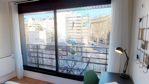 Cool double bedroom with balcony close to Psychology - University of Paris 