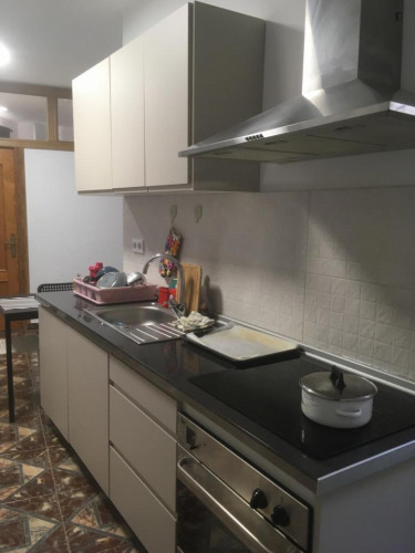 Stunning double bedroom in a 4-bedroom flat close to Puerta de Purchena