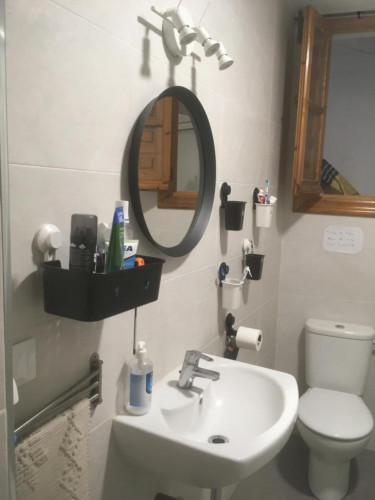 Stunning double bedroom in a 4-bedroom flat close to Puerta de Purchena