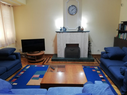 Very comfy single ensuite bedroom near the Urzáiz train station