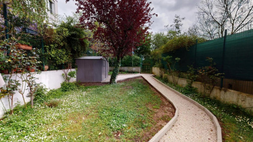 Very nice double bedroom not very far from Meudon train station