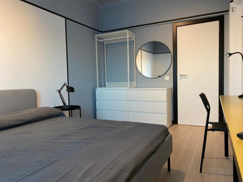 Charismatic double bedroom with a balcony, in the centre of Setúbal