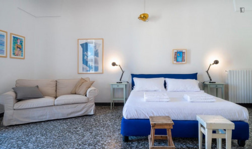 Cute 2-bedroom apartment next to Castello Carlo V
