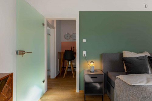 Colourful double bedroom in Ludwigsvorstadt-Isarvorstadt