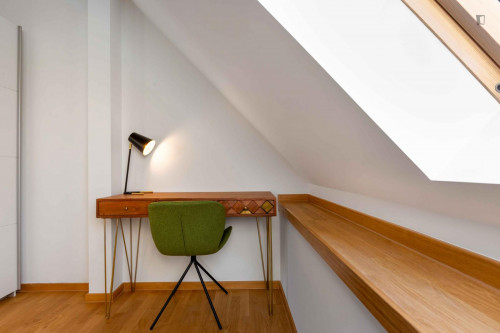 Colourful double bedroom in Ludwigsvorstadt-Isarvorstadt