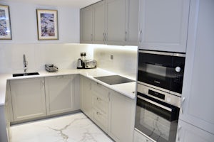  3 Bedroom Family Deluxe  -  Regent's Park  - Gallery -  2